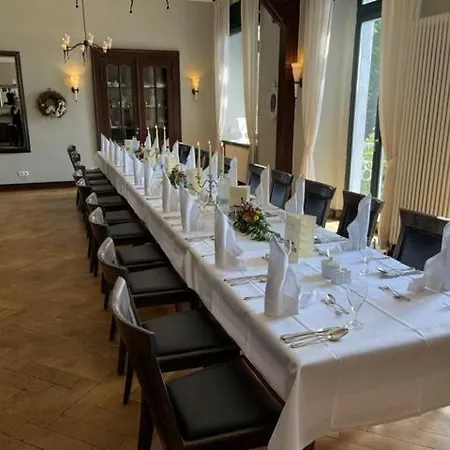 Hotel Gutshaus Redewisch Hotel&restaurant Boltenhagen