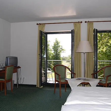 Gutshaus Redewisch & Restaurant 2*