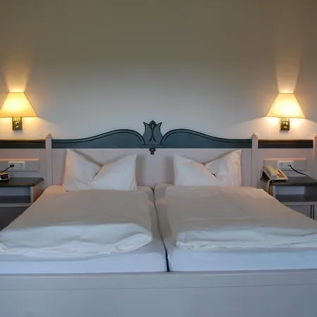 Gutshaus Redewisch & Restaurant 2* Boltenhagen (Ostseebad)