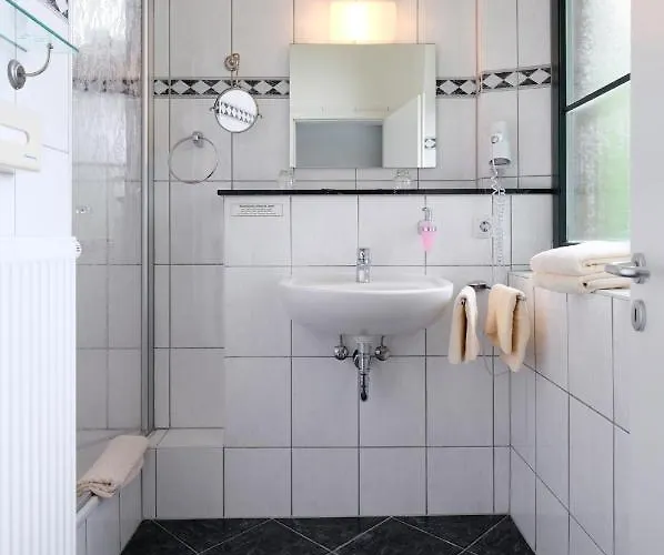 Hotel Gutshaus Redewisch & Restaurant Boltenhagen (Ostseebad)