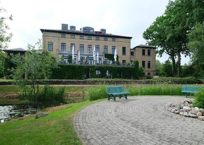 Gutshaus Redewisch & Restaurant 2*