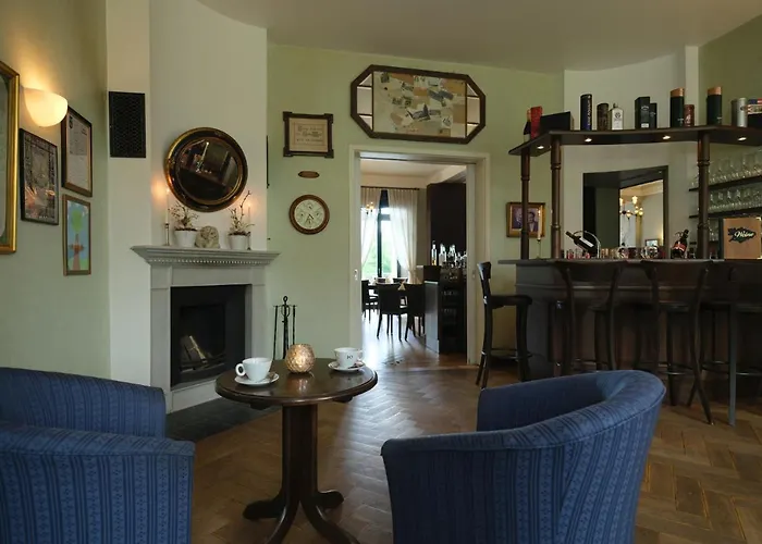 Gutshaus Redewisch & Restaurant 2*