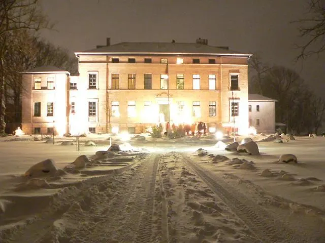 Hotel Gutshaus Redewisch & Restaurant 2*