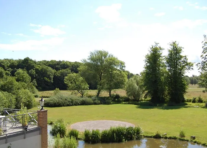 Gutshaus Redewisch & Restaurant 2*