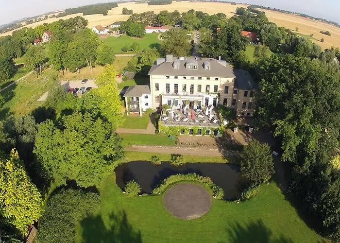 Hotel Gutshaus Redewisch & Restaurant Boltenhagen (Ostseebad)
